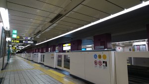 本山駅ホーム