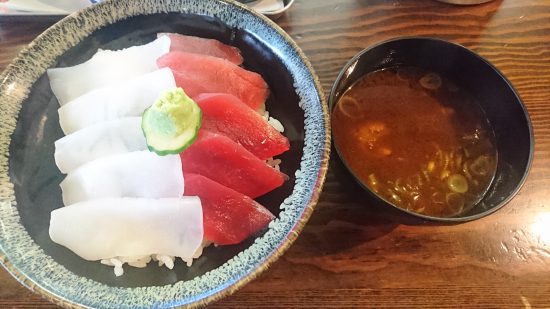 まぐろや二色丼 まぐろといか