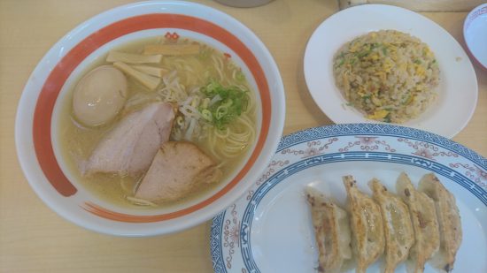 支那そば三八 餃子と半炒飯