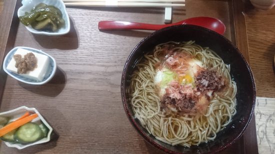 soba cafe 日本の暮らし　とろろ蕎麦（温）