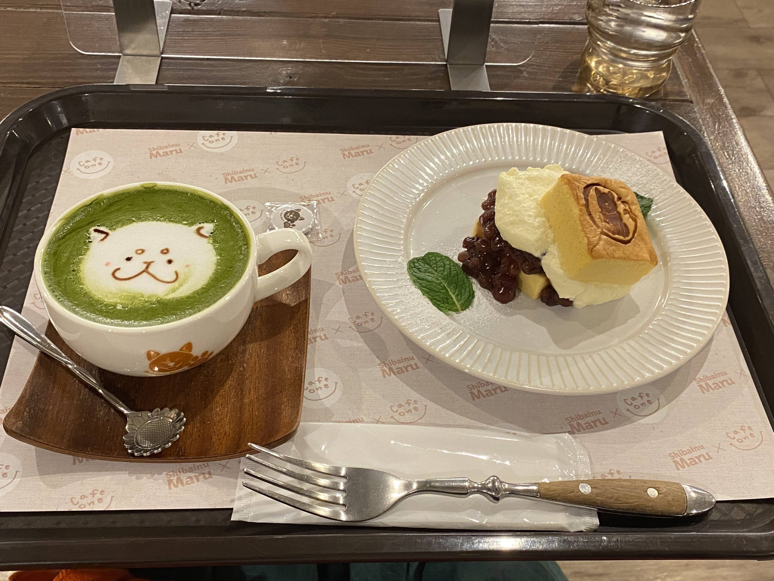 久屋大通のcafe Oneで開催されている柴犬まる展in名古屋 3 14 5 5 に行きました その2 限定セットを頂きました Tax And The Sake